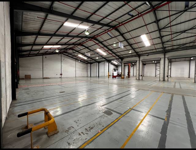 3,090M² WAREHOUSE TO LET IN AIRPORT INDUSTRIA